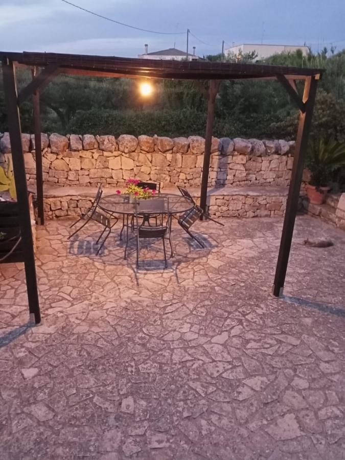 アルベロベッロ Trulli Domus Petraヴィラ エクステリア 写真