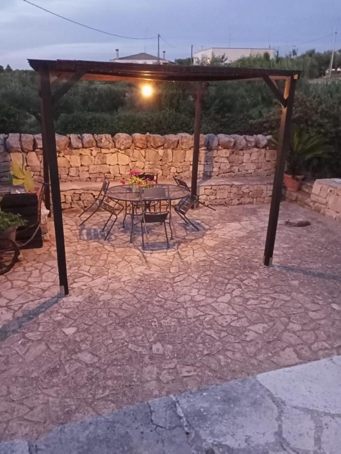 アルベロベッロ Trulli Domus Petraヴィラ エクステリア 写真