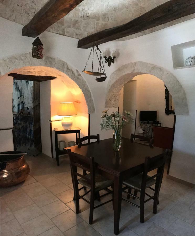 アルベロベッロ Trulli Domus Petraヴィラ エクステリア 写真