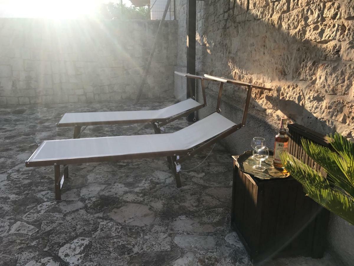 アルベロベッロ Trulli Domus Petraヴィラ エクステリア 写真